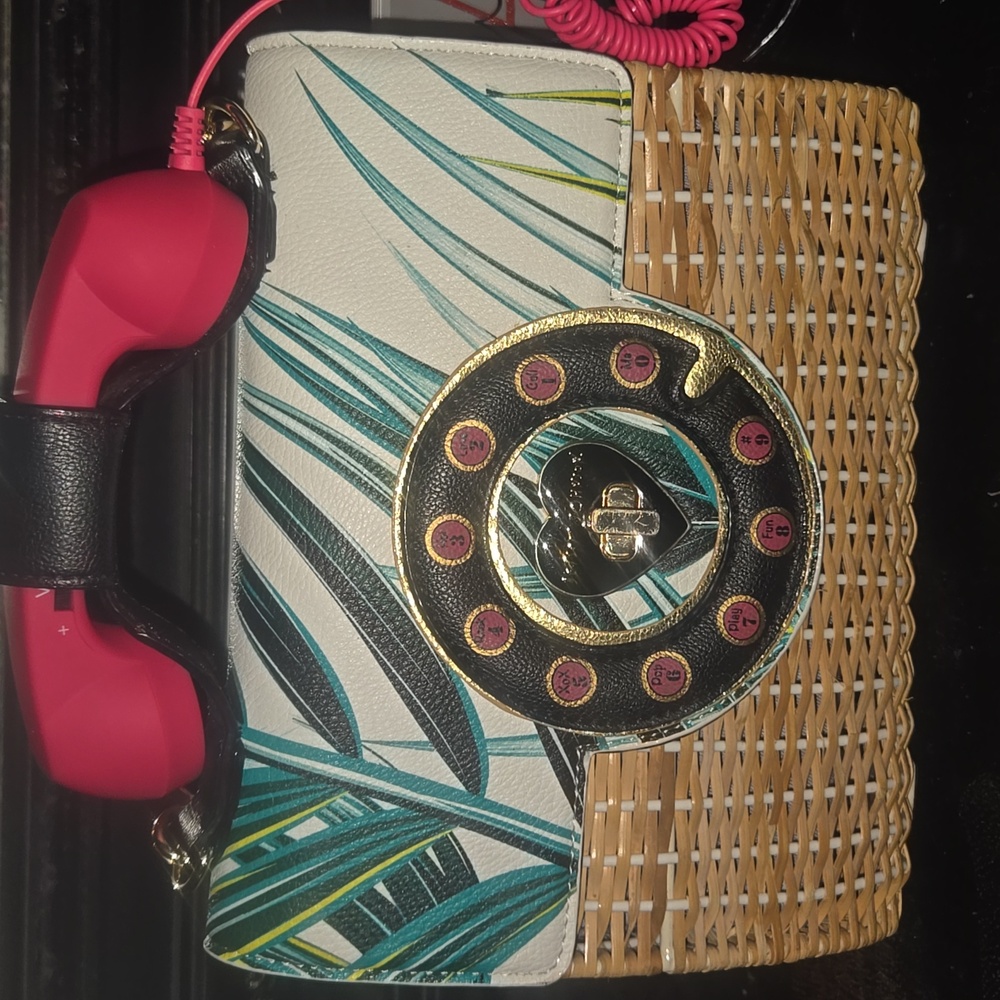 Adorable Betsey Johnson phone purse